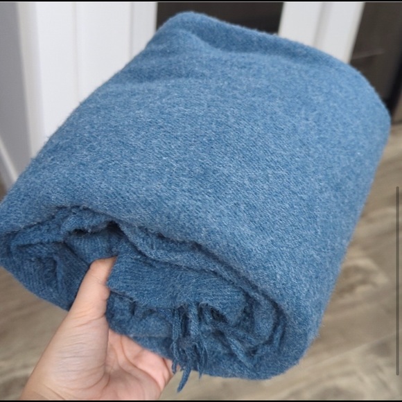 BLUE Blanket Scarf 💙 - Picture 4 of 5